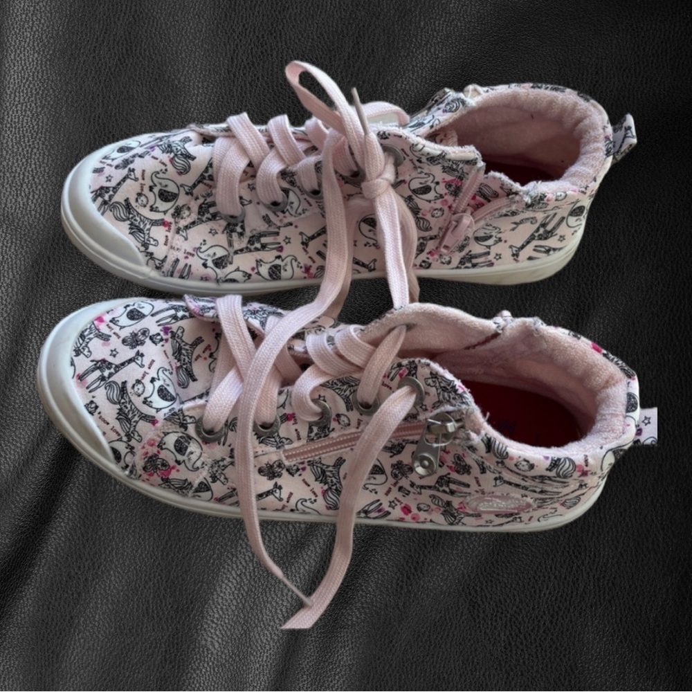 Like new- Adorable Girls’ High-Tops